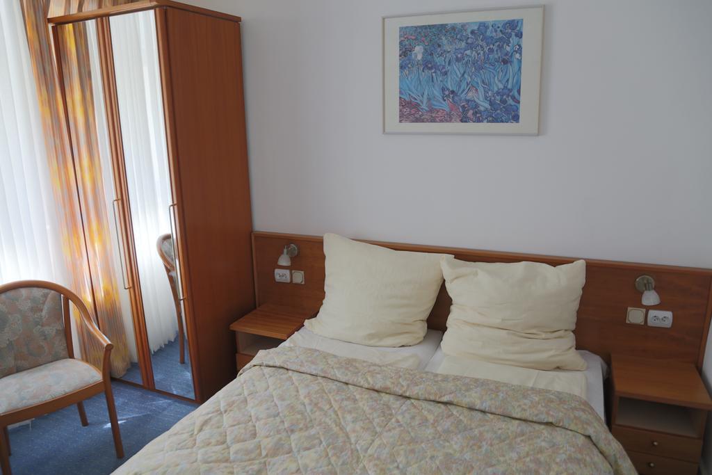 Willa Maksymilian Bed And Breakfast Bydgoszcz Phòng bức ảnh